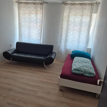 A6 Apartment *