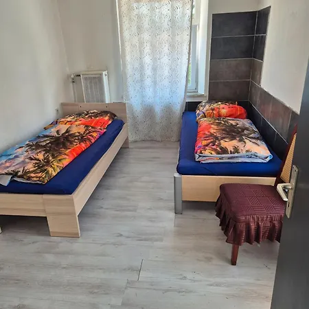 A6 Apartment *